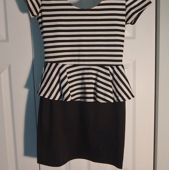 Sparkle & Fade black and white peplum dress M - Picture 2 of 3